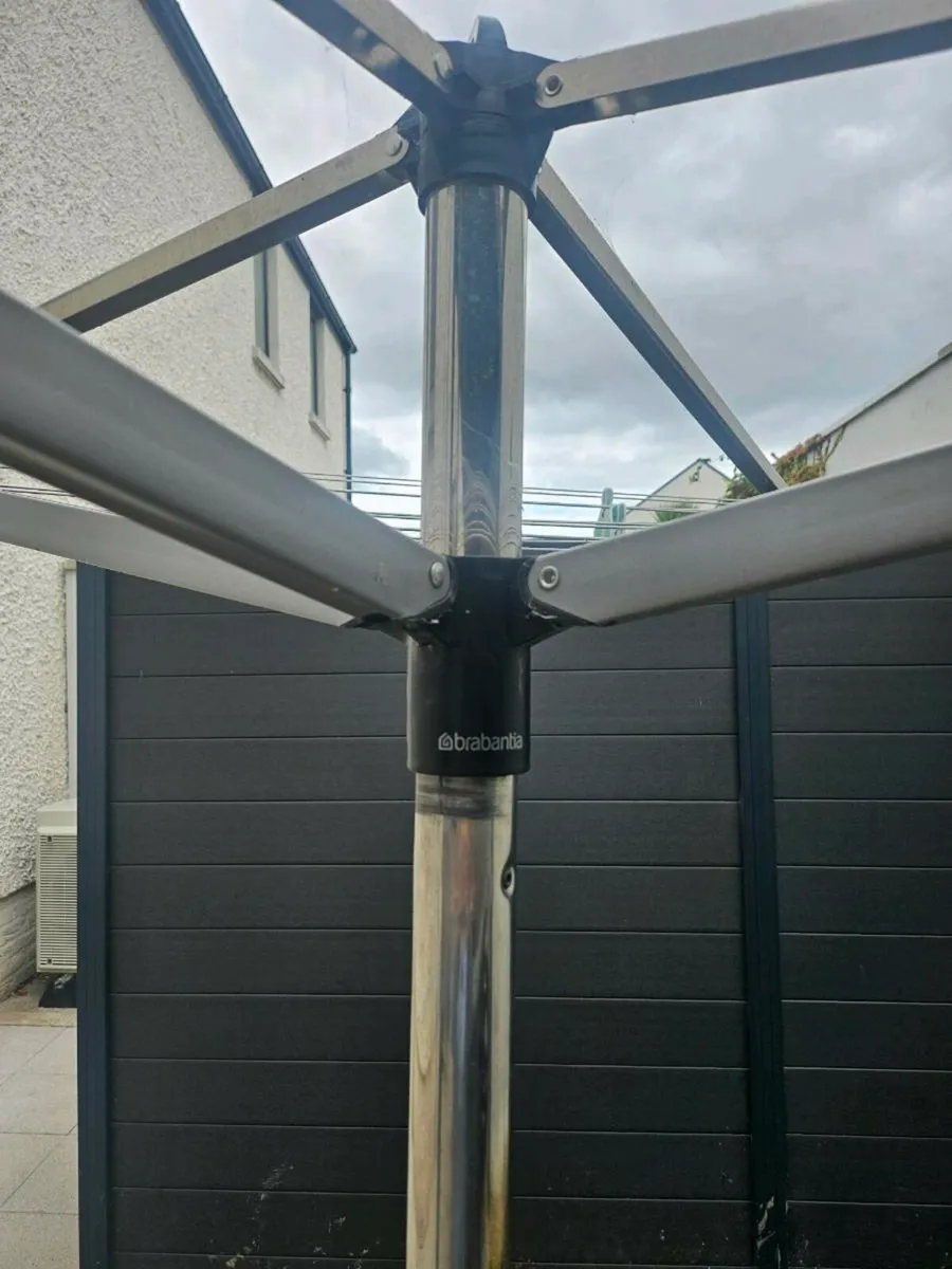 Brabantia 4 arm rotary clothes line - Image 2