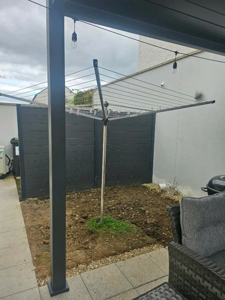 Brabantia 4 arm rotary clothes line - Image 1
