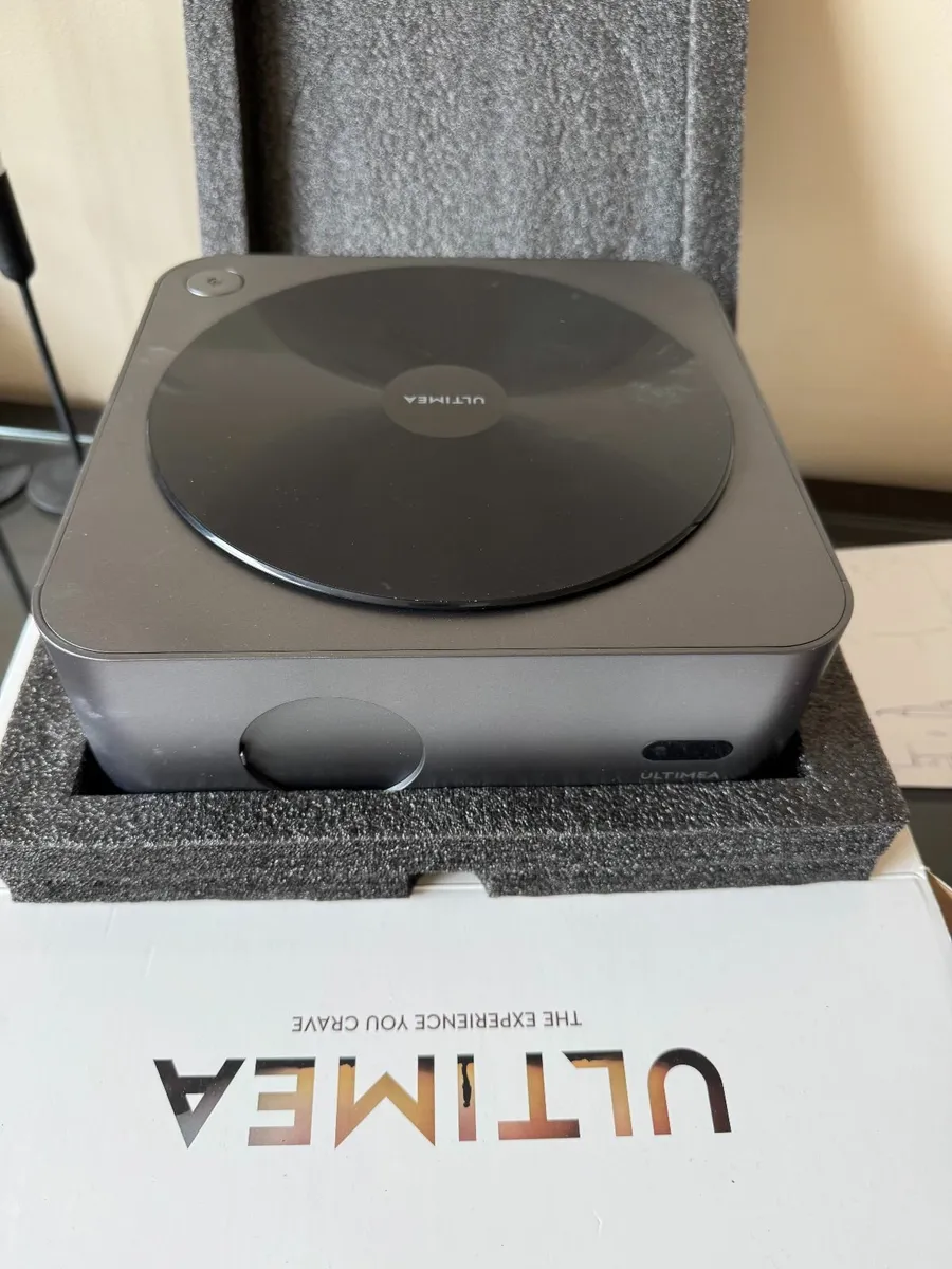HD Projector – mint condition - Image 1