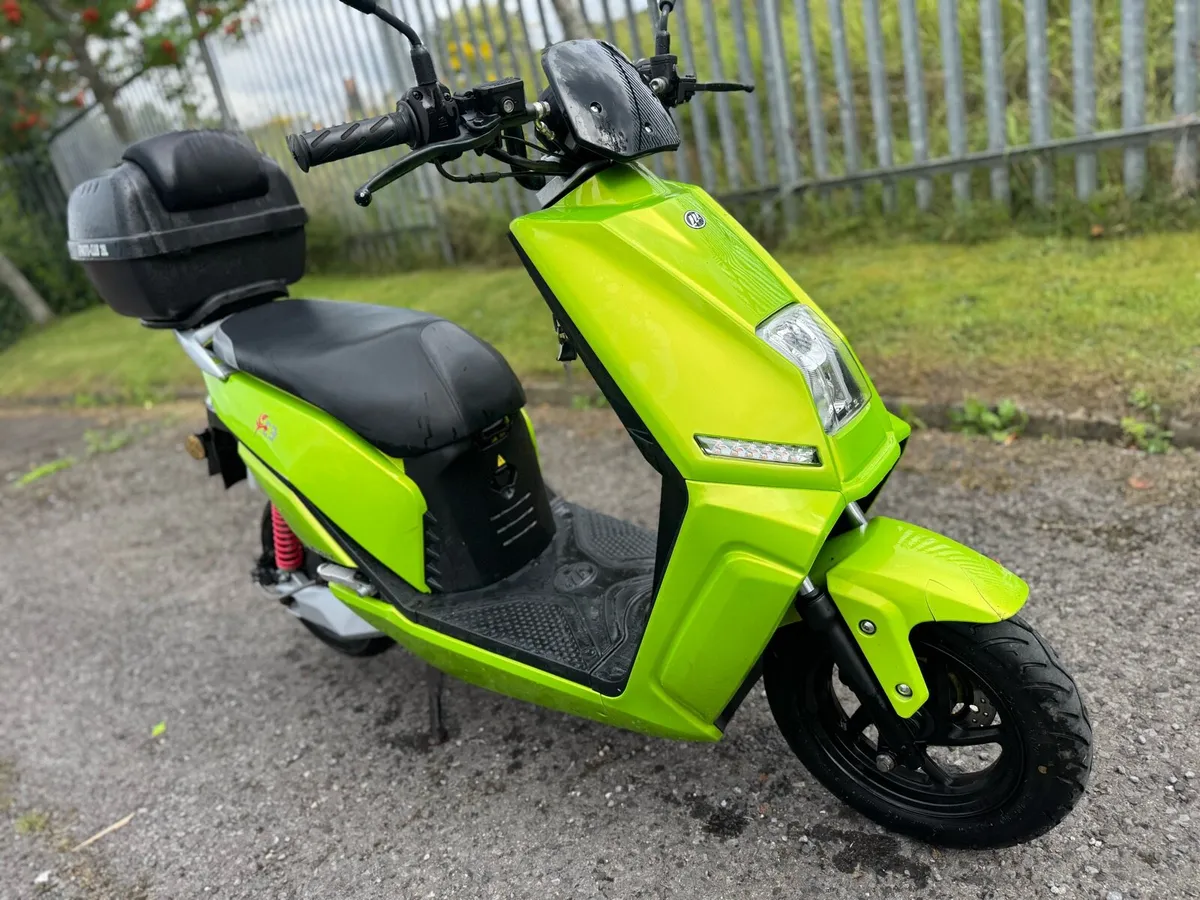 Lifan E3 Lux 49cc Electric with Bosch motor - Image 1