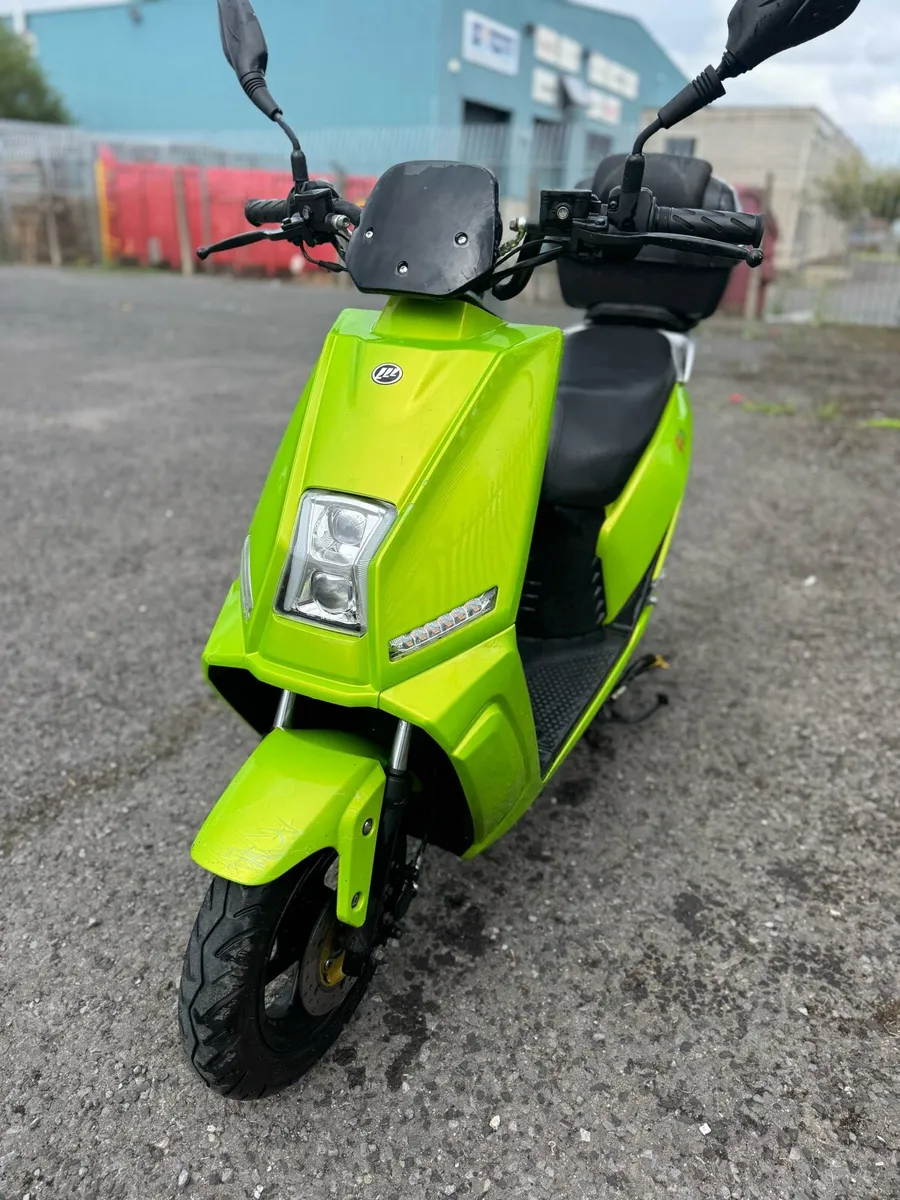 Lifan E3 Lux 49cc Electric with Bosch motor - Image 2