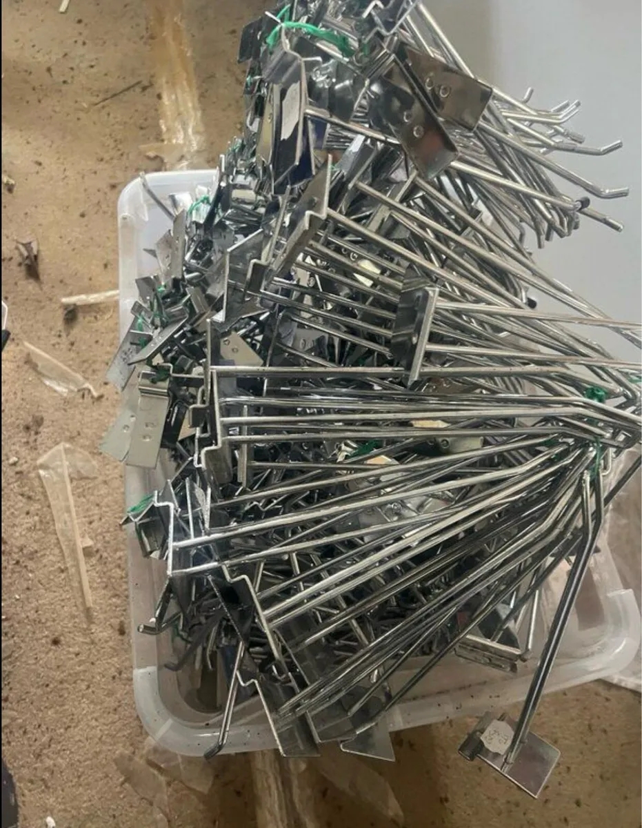 Peg hooks - Image 1