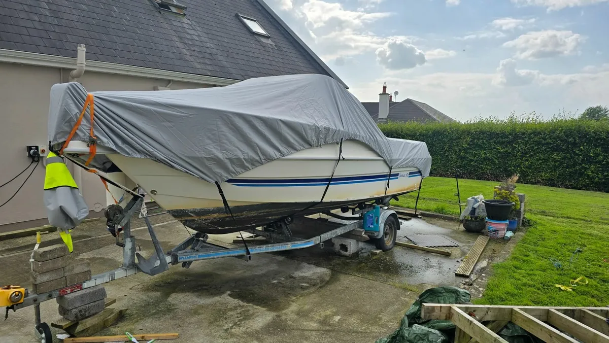 Drago 3 Berth Cabin Cruiser. - Image 4