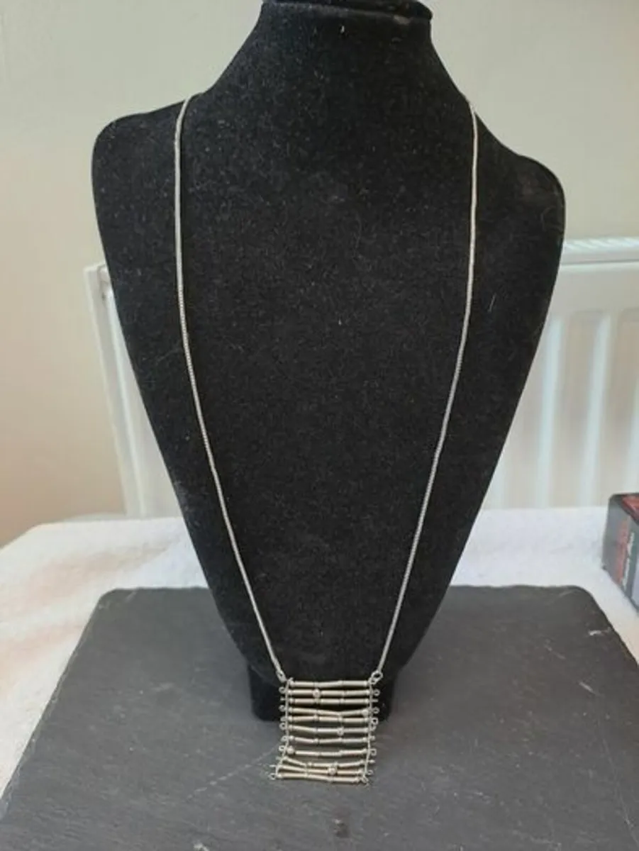 Free Necklace long and silver - Image 2