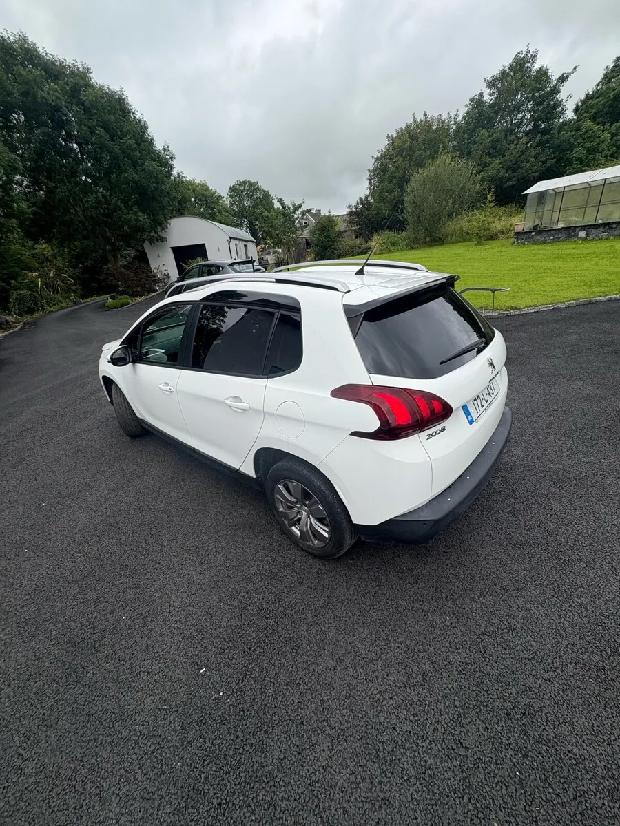 Peugeot 2008 - Image 4