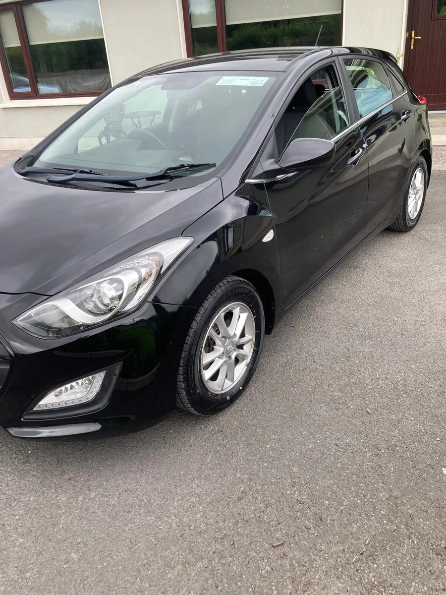 2015 Hyundai i30 - Image 2