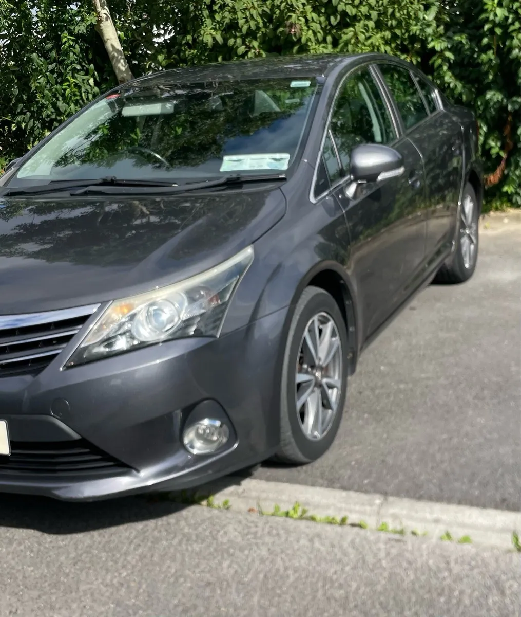 2013 Toyota Avensis - Image 2