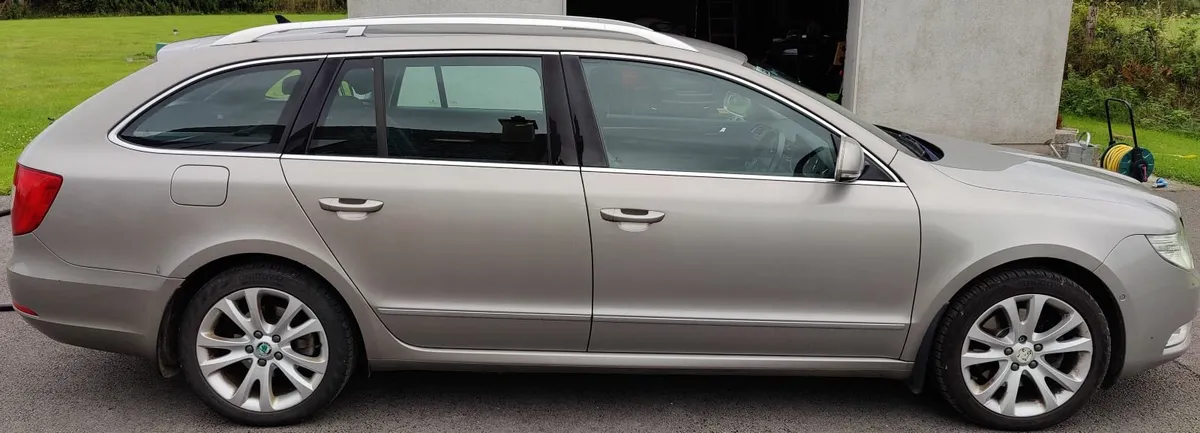Skoda Superb 2012 - Image 1