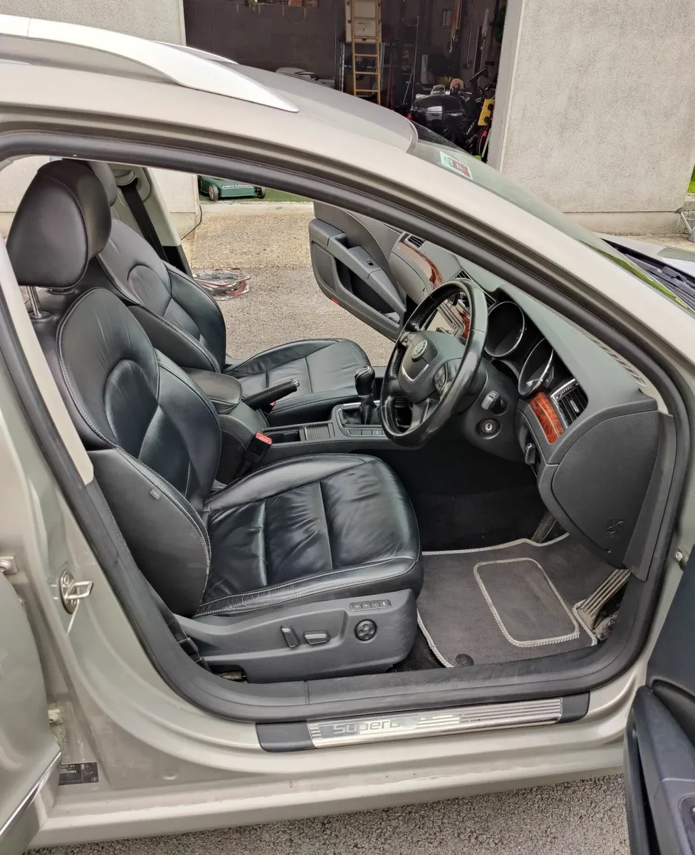 Skoda Superb 2012 - Image 4