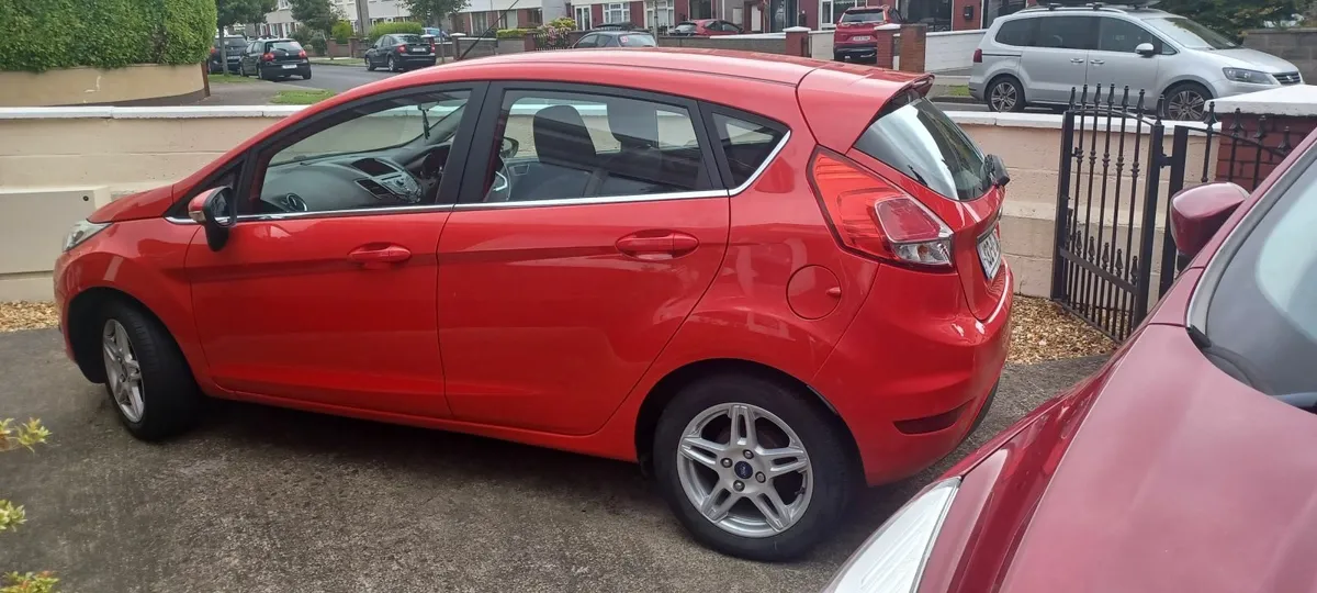 Ford Fiesta 2013 - Image 2