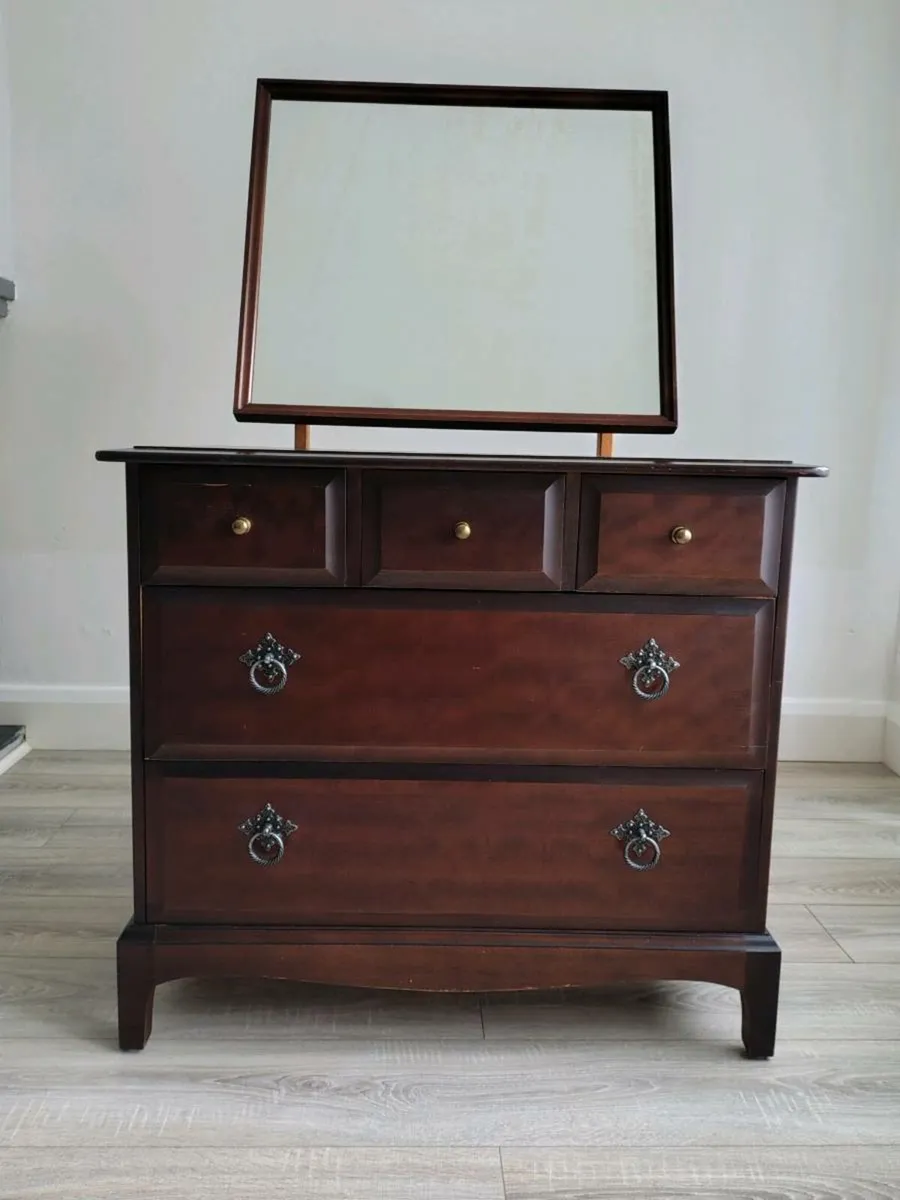 Stag Minstrel chest of drawers - Image 2