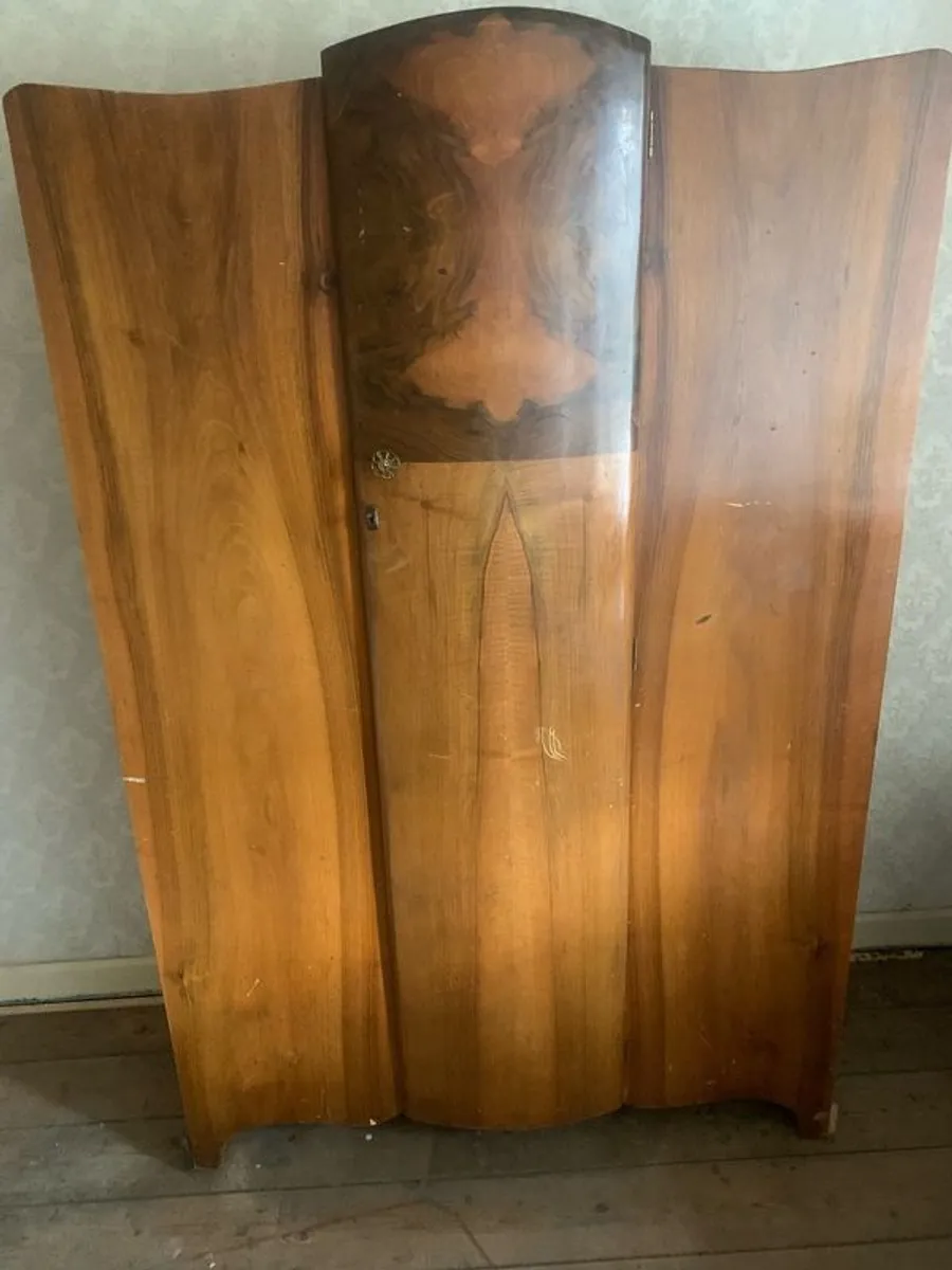 bedroom furniture - Image 1