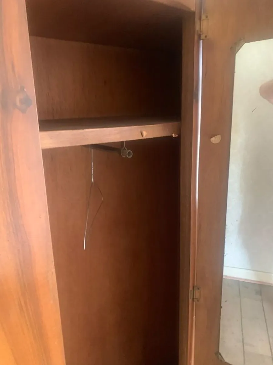 bedroom furniture - Image 4