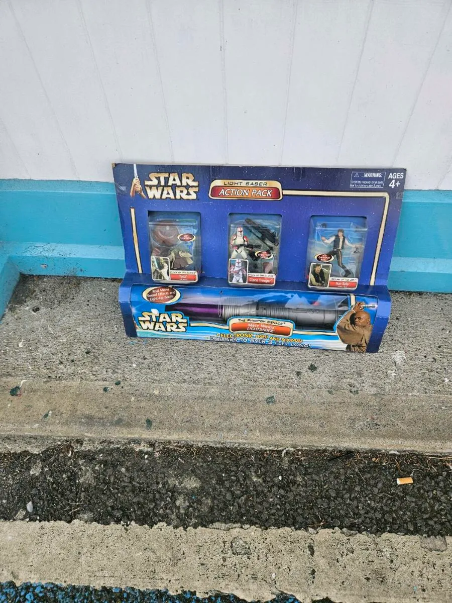 Star Wars Light Saber Pack with 3 Figures - Image 1