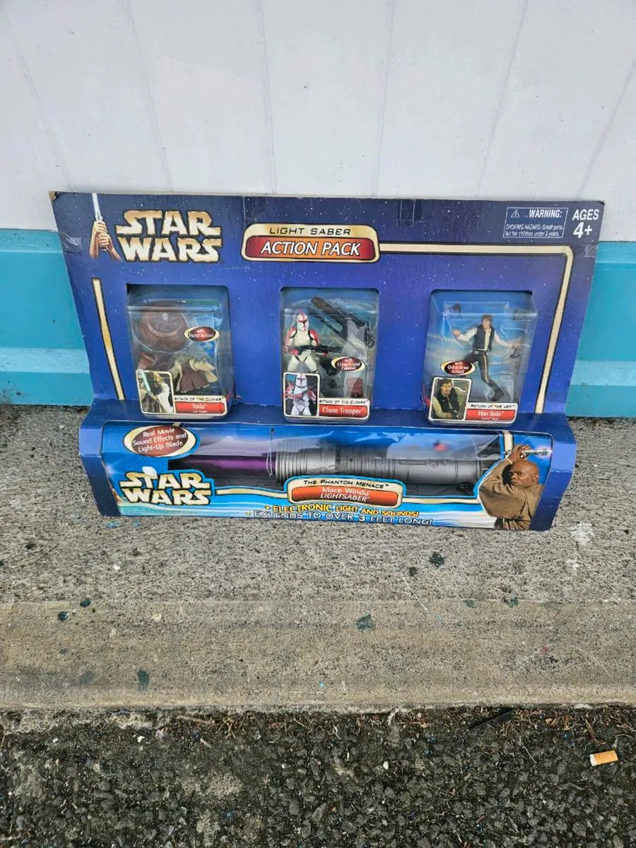 Star Wars Light Saber Pack with 3 Figures - Image 2