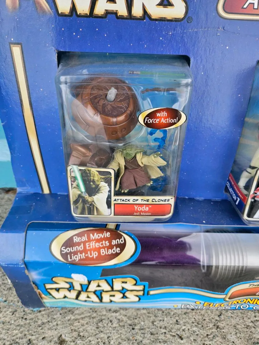 Star Wars Light Saber Pack with 3 Figures - Image 3