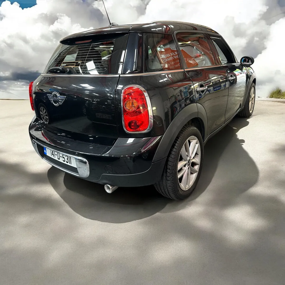 Mini Countryman 1.6 L 5-door diesel very low miles - Image 2