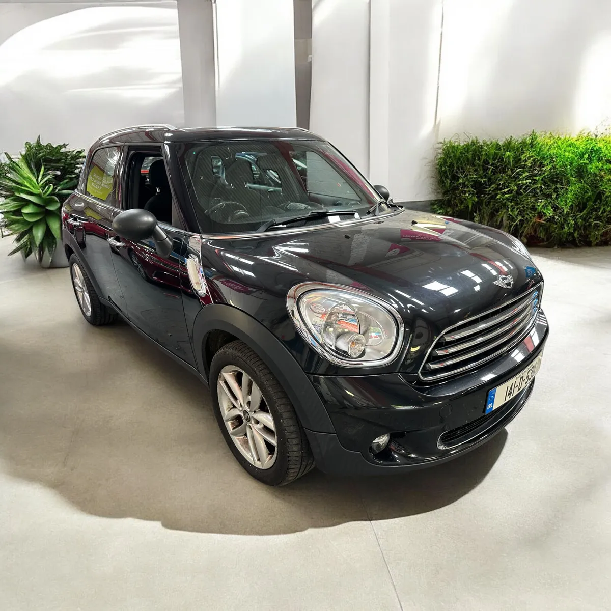 Mini Countryman 1.6 L 5-door diesel very low miles - Image 3