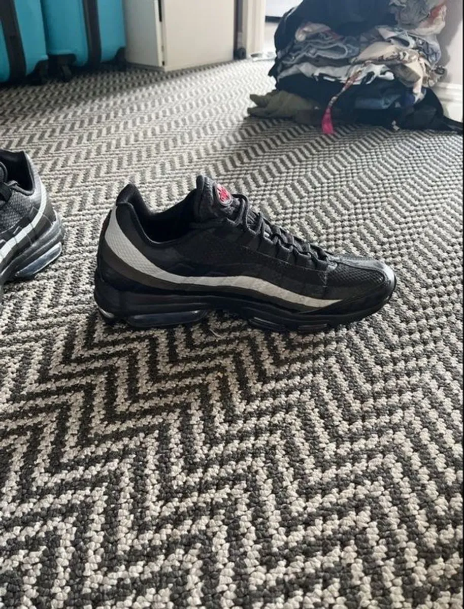 air max 95s - Image 3
