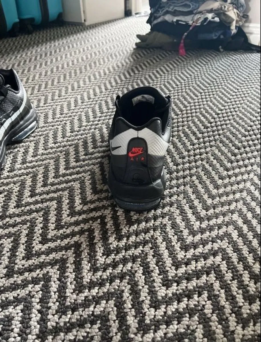 air max 95s - Image 4