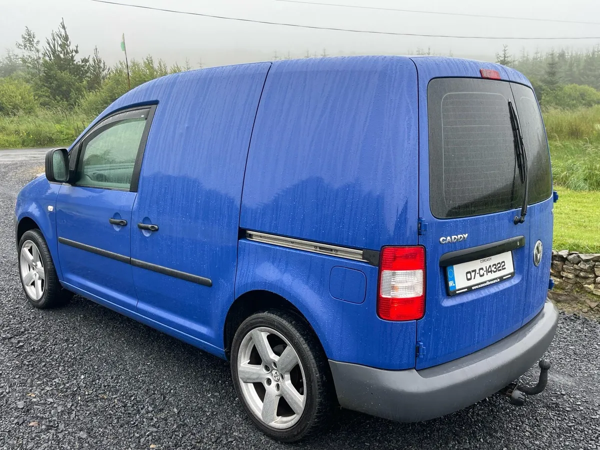 2007 Volkswagen Caddy - Image 2