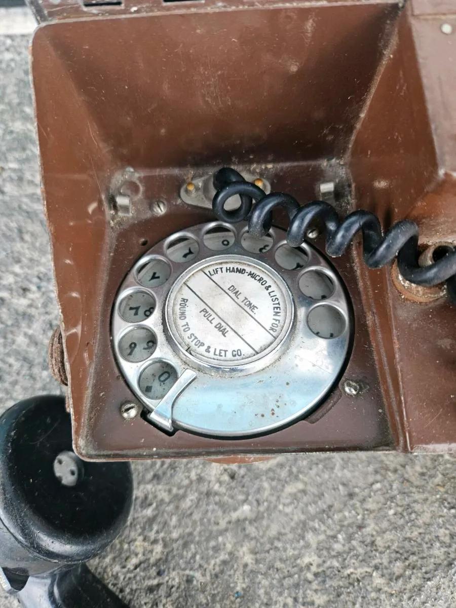 Vintage Mobile Field Telephone - Image 3