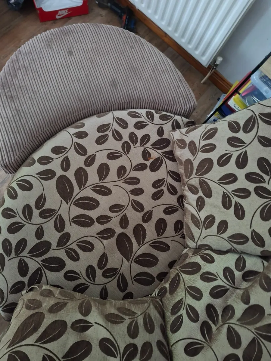 Swivel arm chair - Image 2