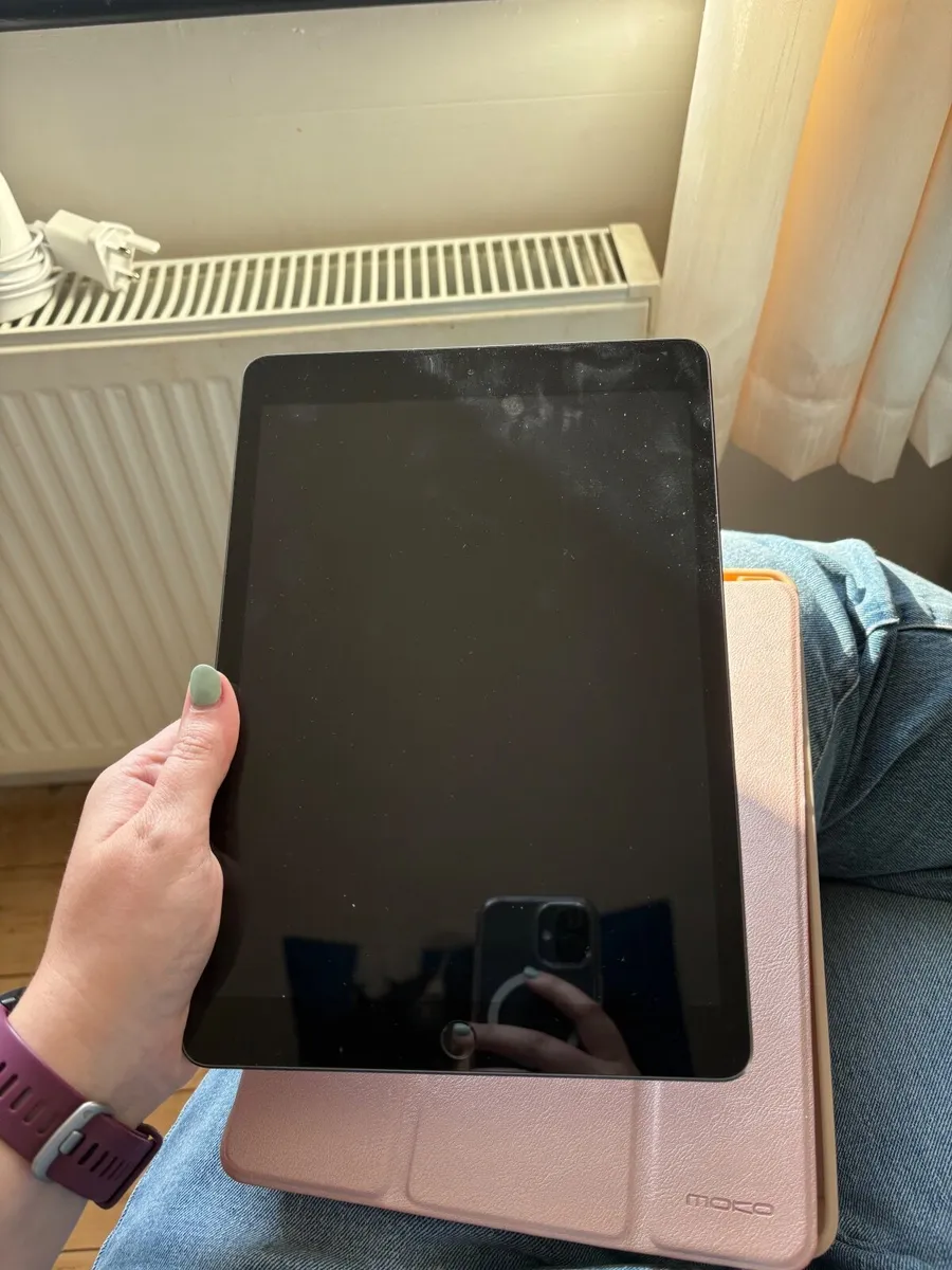 Apple iPad - Image 3