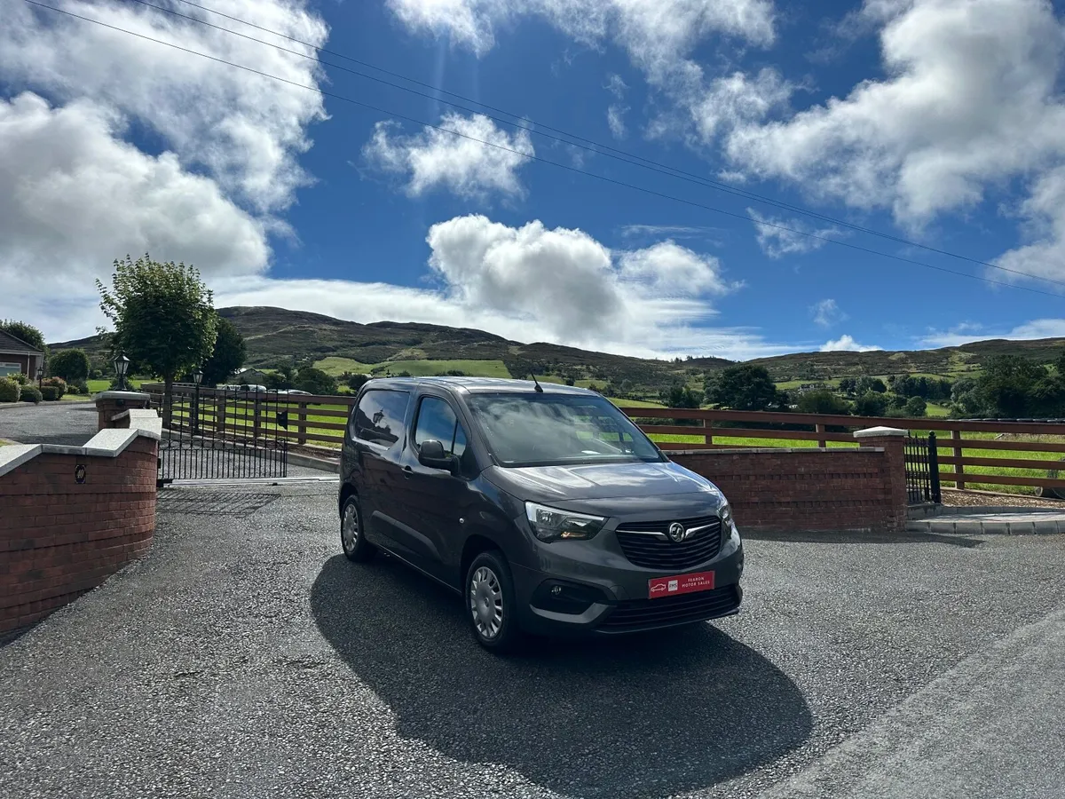 2021 Vauxhall Combo Damage Repairable - Image 1