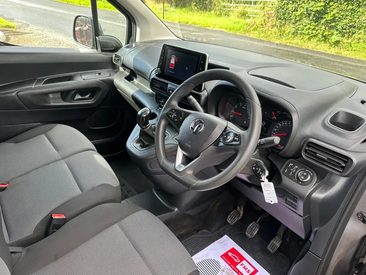 2021 Vauxhall Combo Damage Repairable - Image 4