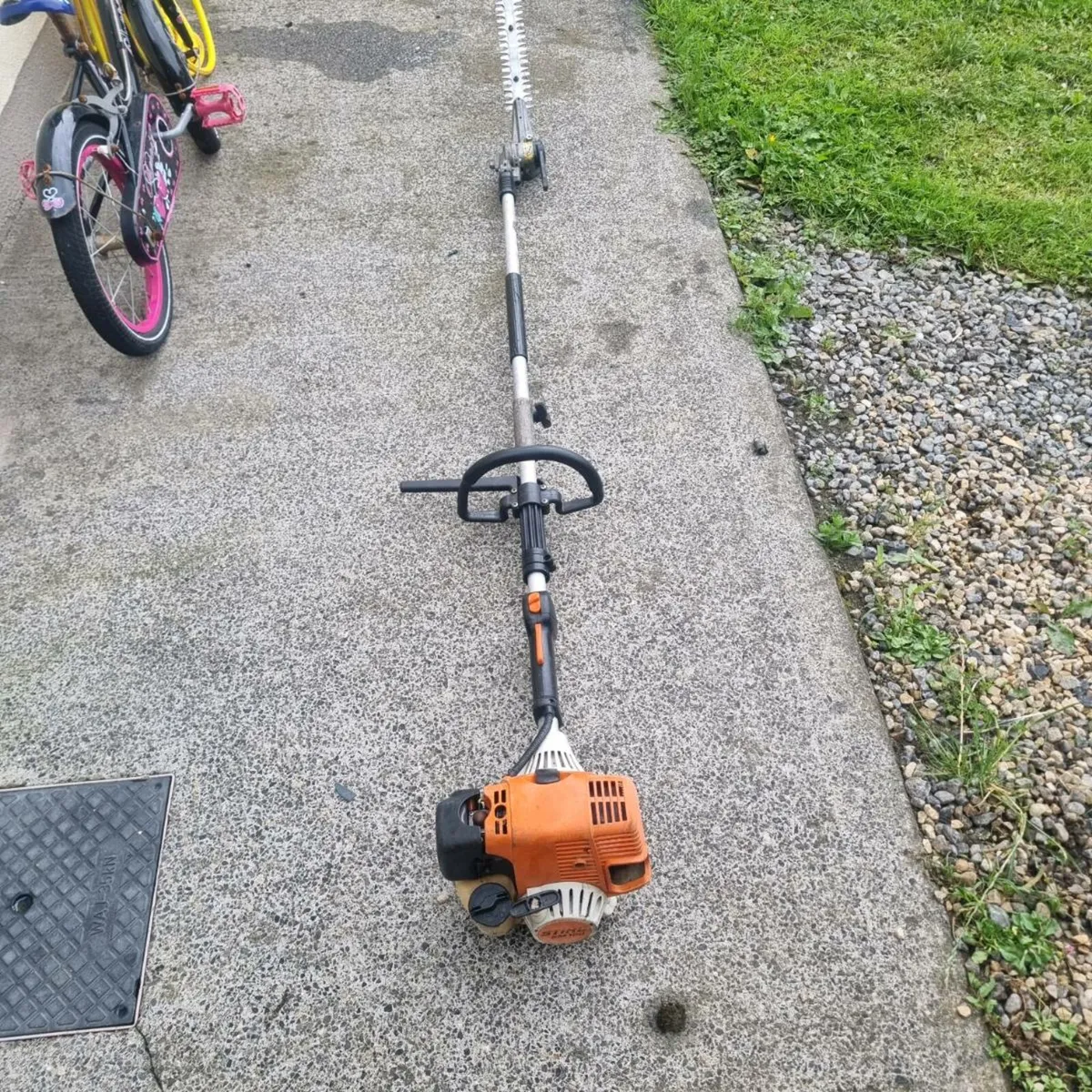 Stihl long reach hedge trimmer - Image 1