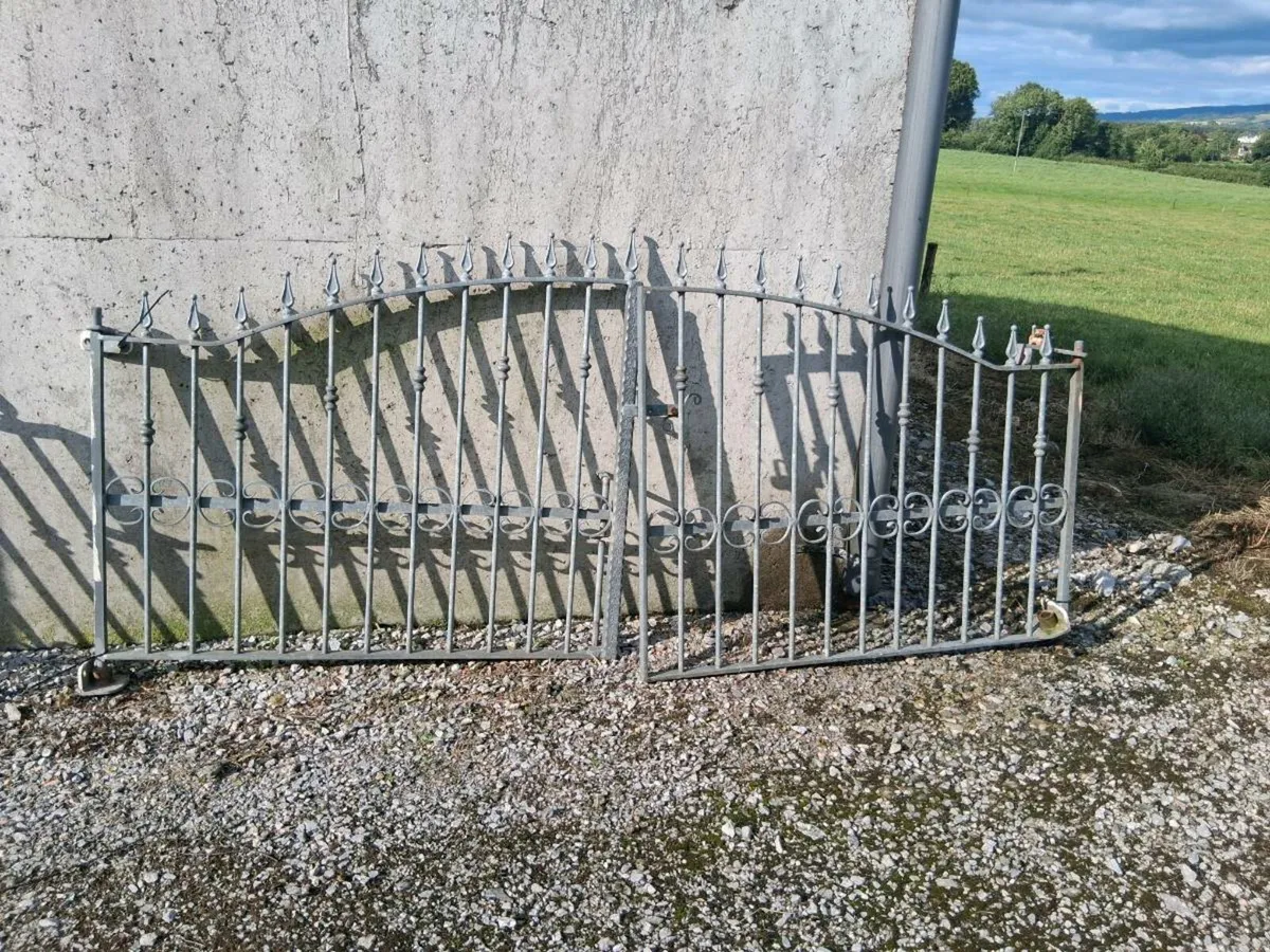 Gates - Image 1