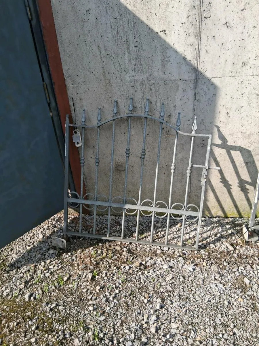 Gates - Image 2