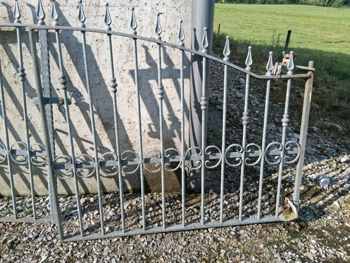 Gates - Image 3