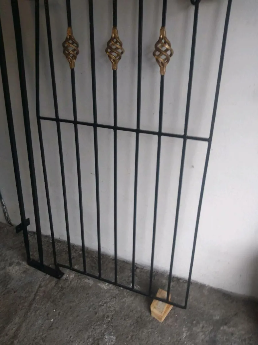 Gate. - Image 2