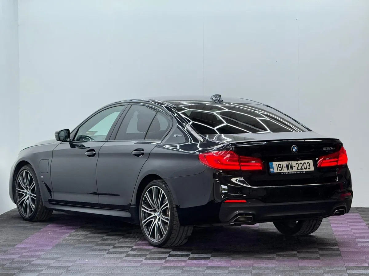2019 BMW 5-Series 530E, High Spec - Image 4