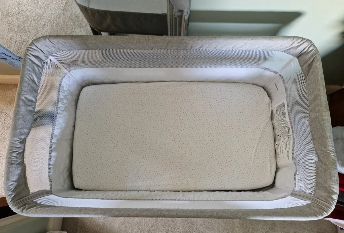 Baby side crib Nested Cozi sleeper - Image 2