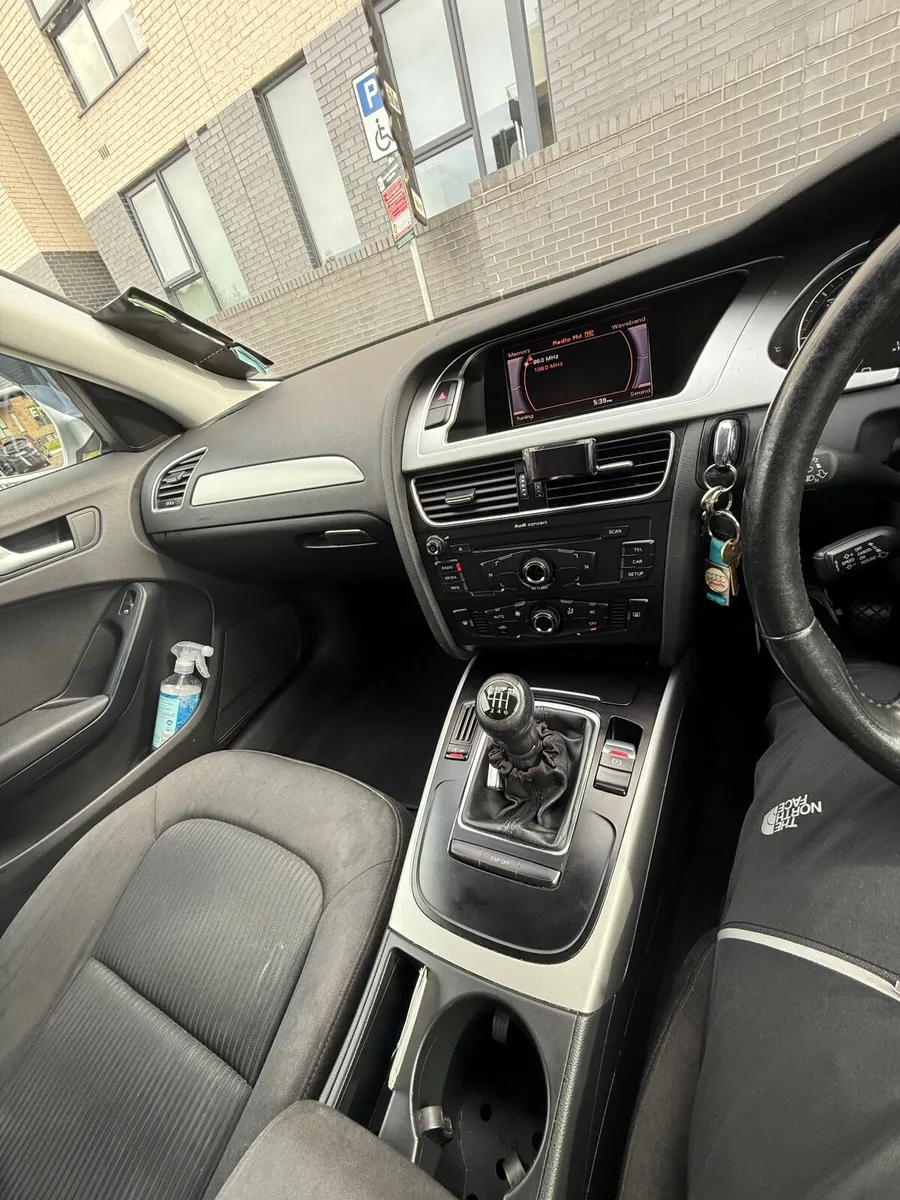 Audi A4 2010 - Image 4