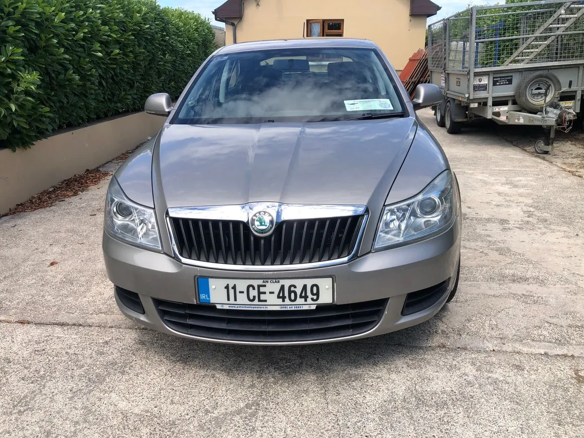 Skoda Octavia 2011 Automatic - Image 2