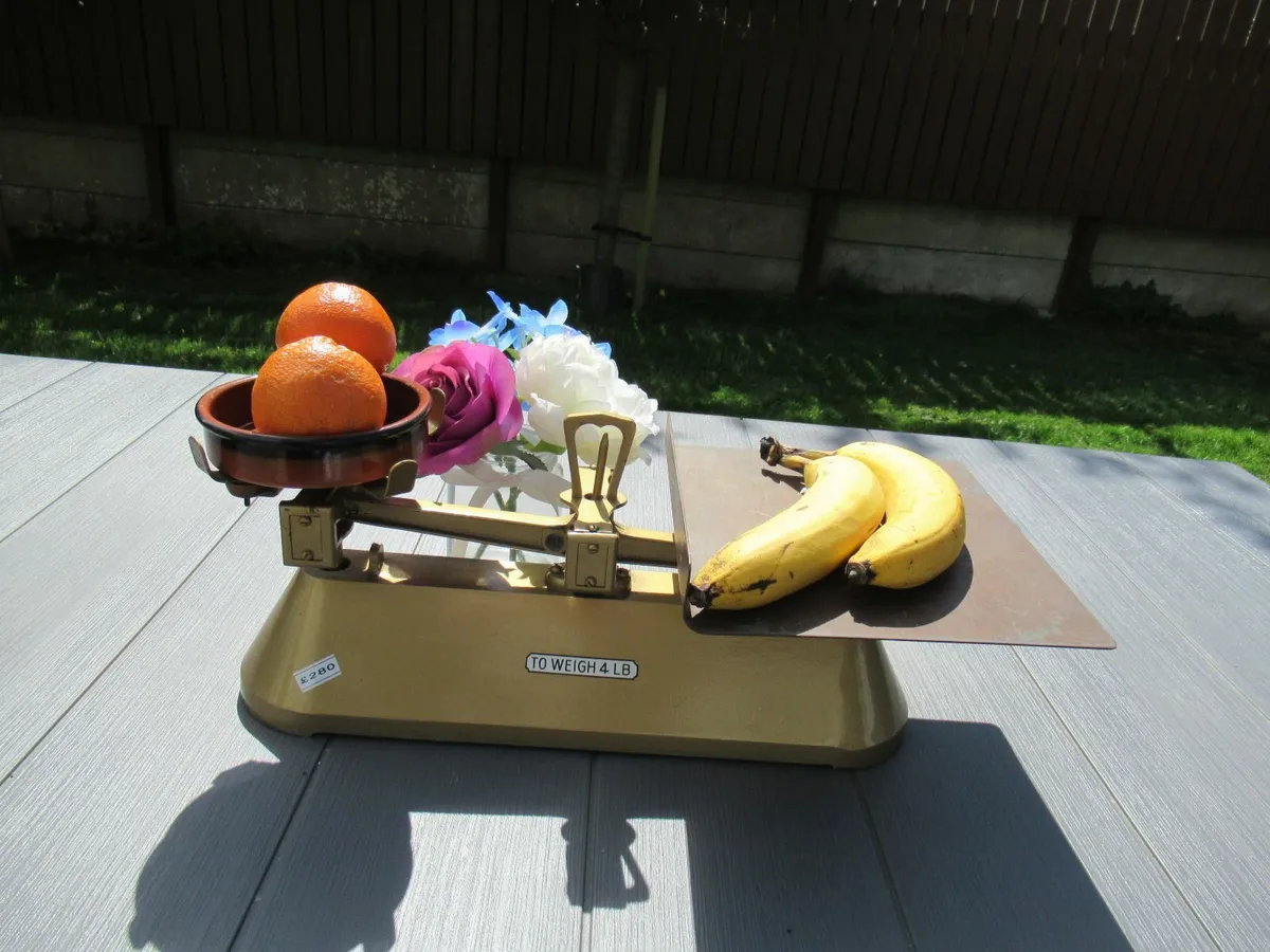 Antique weighing scales Cottage kitchen   Vintage - Image 4