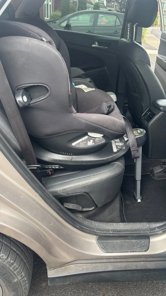 Car seat - Image 1
