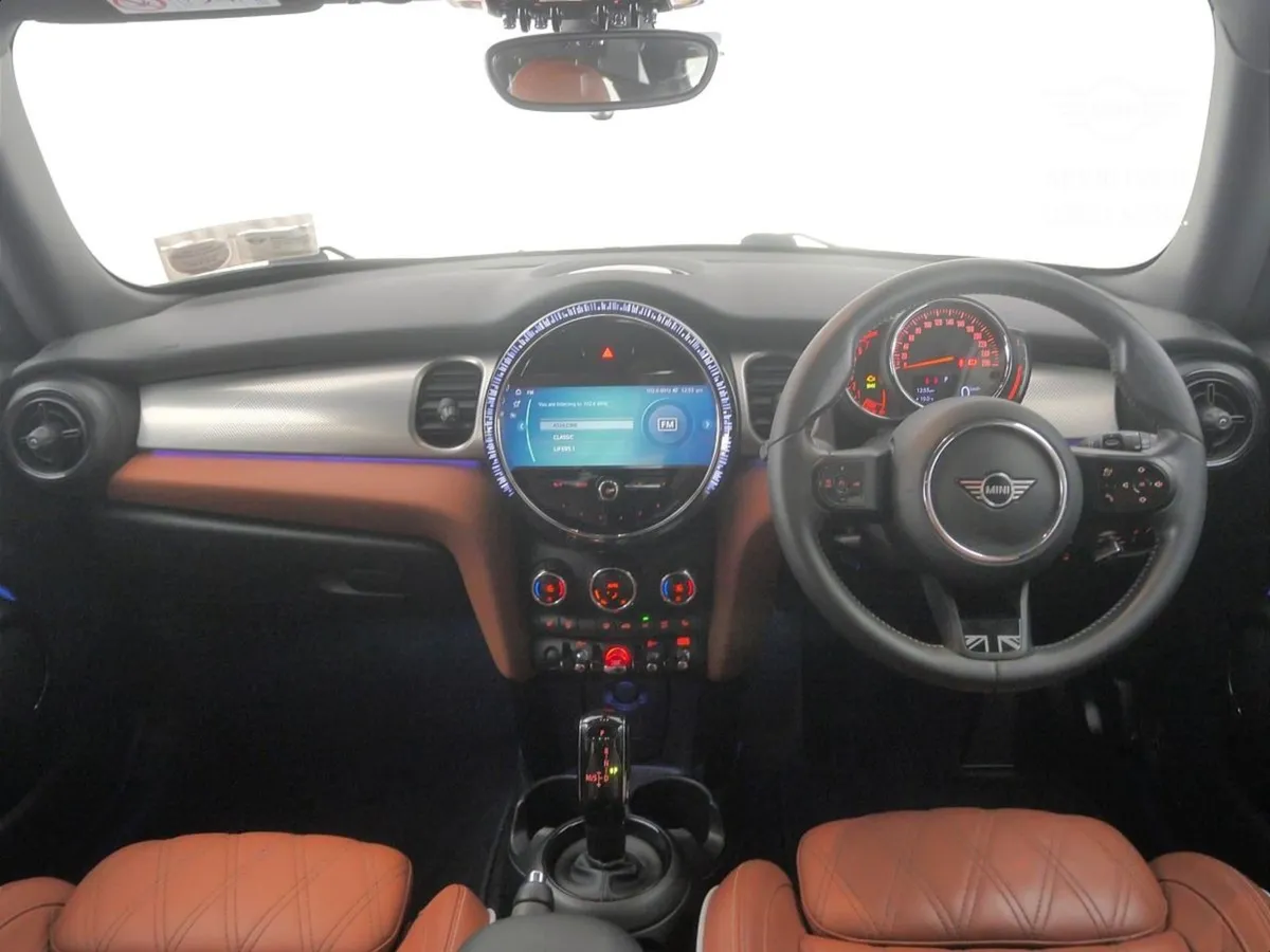 MINI HATCH 3-door Cooper Exclusive - Image 4