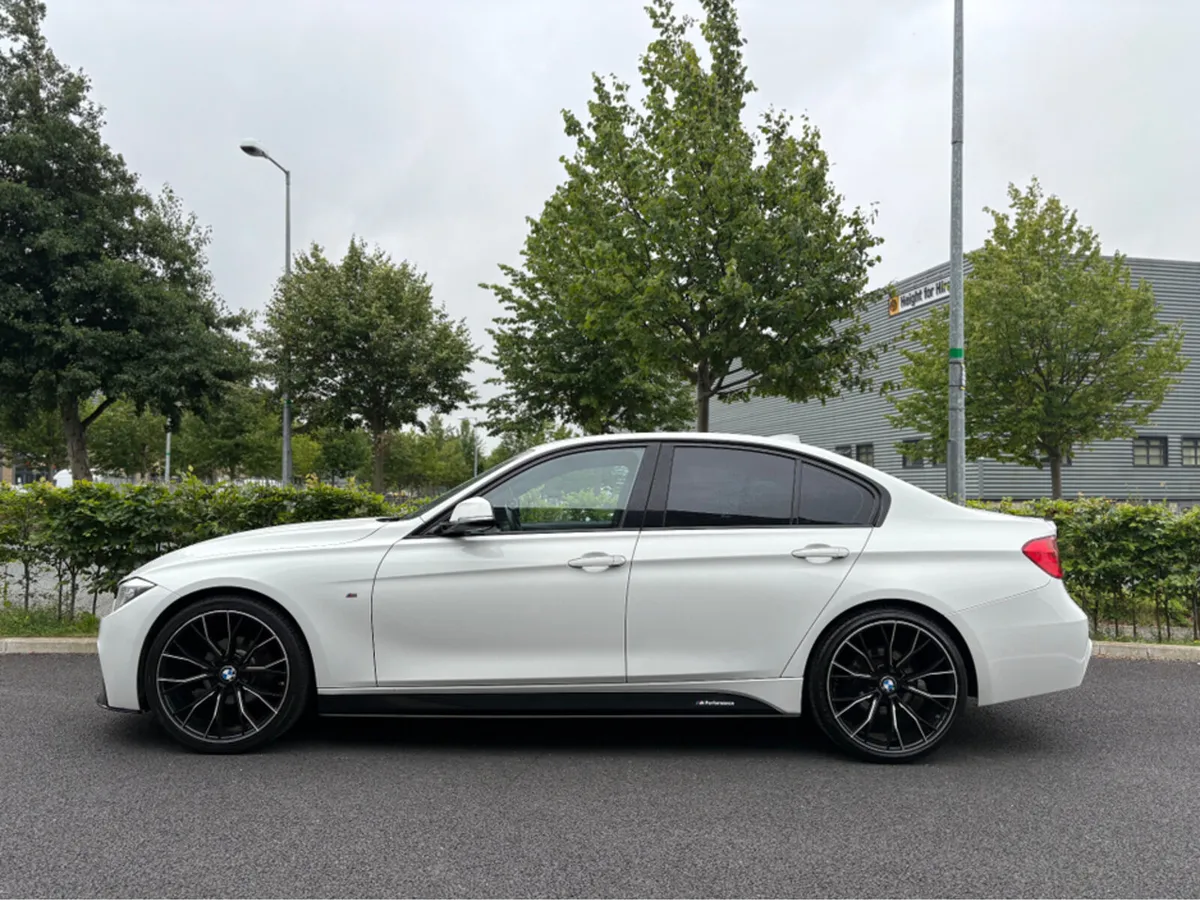 BMW 3-Series 2.0 MANUAL  *MSPORT M PERFORMANCE * - Image 2