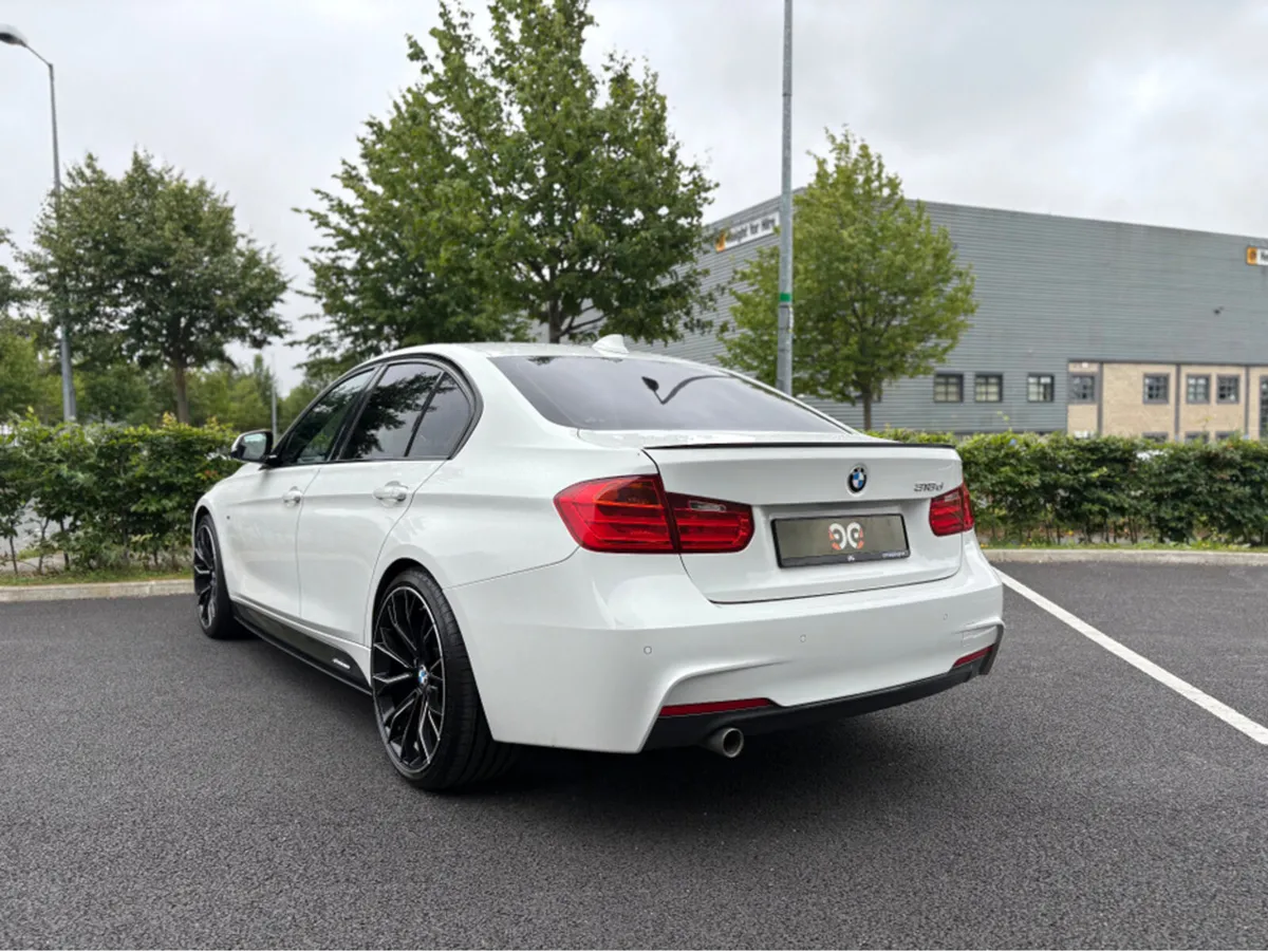 BMW 3-Series 2.0 MANUAL  *MSPORT M PERFORMANCE * - Image 3