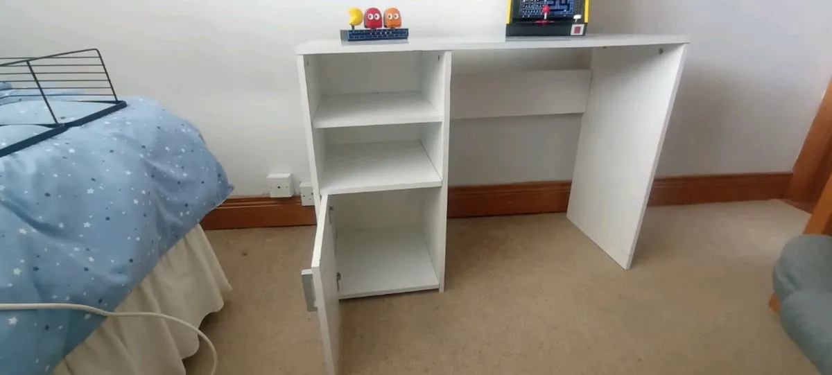 Free desk - Image 3