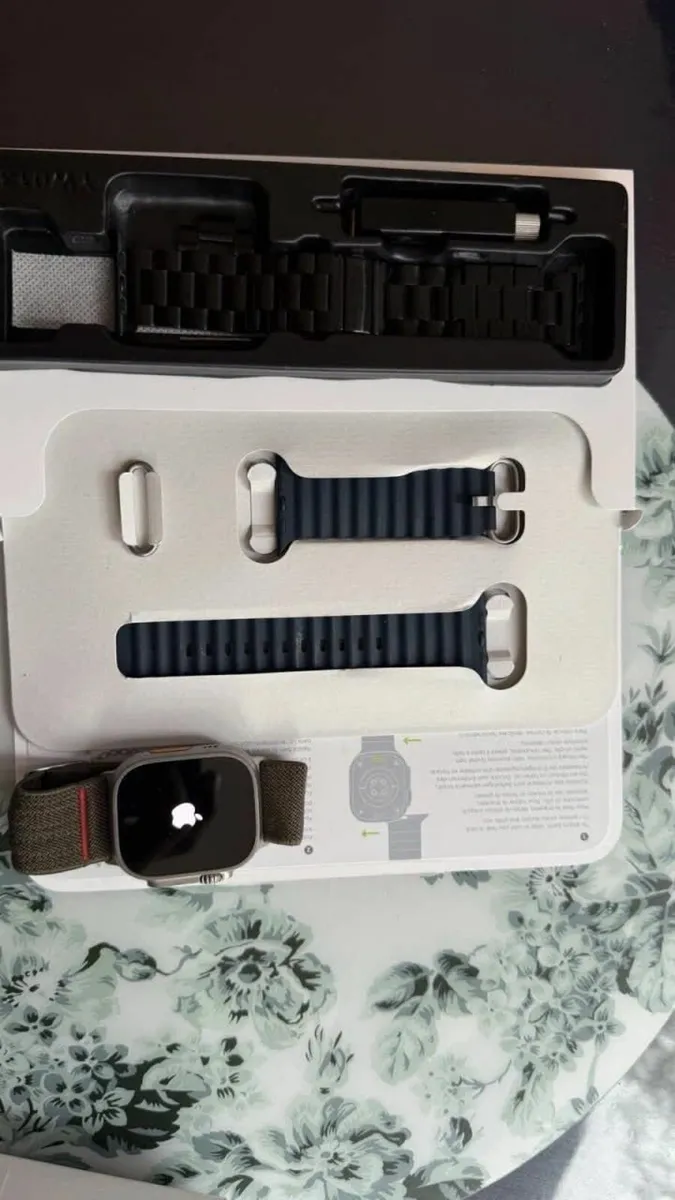 Apple Watch Ultra 2 2024 49mm - Image 2