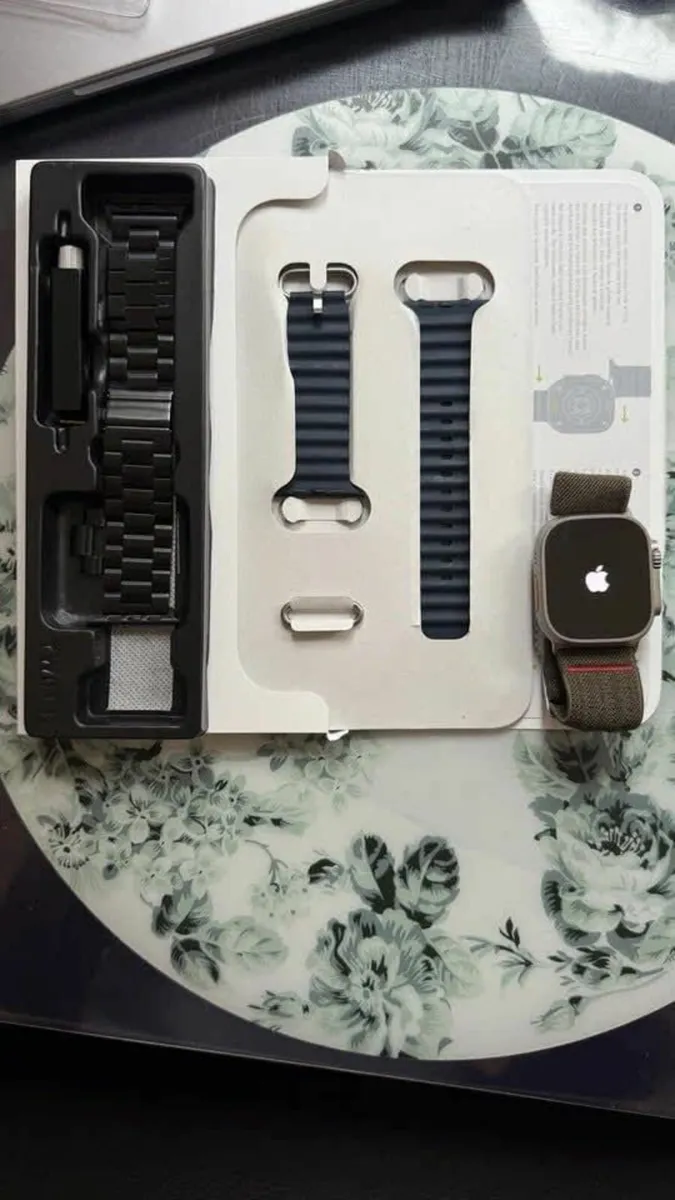 Apple Watch Ultra 2 2024 49mm - Image 1
