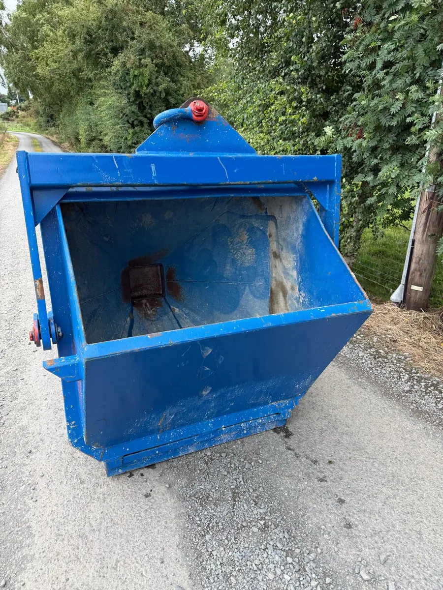 Concrete Skip - Image 4