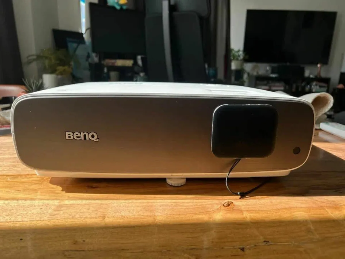 BenQ W2700 2000 Lumens 4k Projector - Image 1