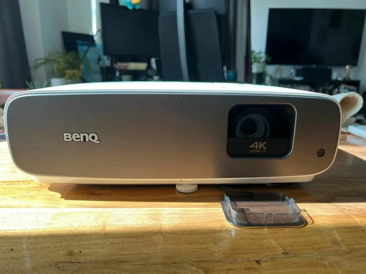 BenQ W2700 2000 Lumens 4k Projector - Image 2